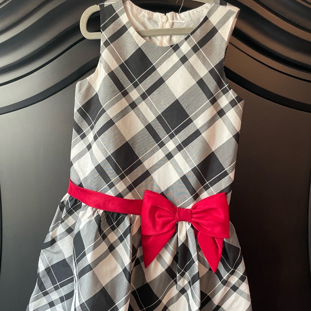 Girls, black and white dress with red bow